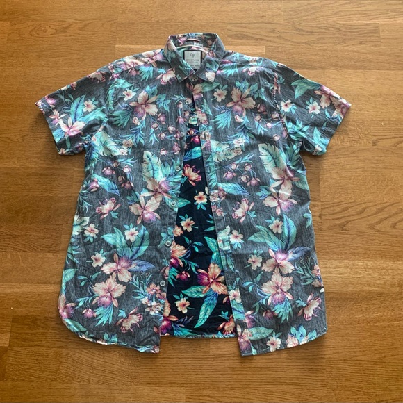 Denim & Flower Short Sleeve Hawaiian Print Shirt Size Medium - Picture 2 of 8